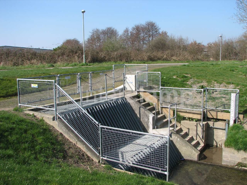 Steel Balustrade with Mesh Panelling for Optimal Safety